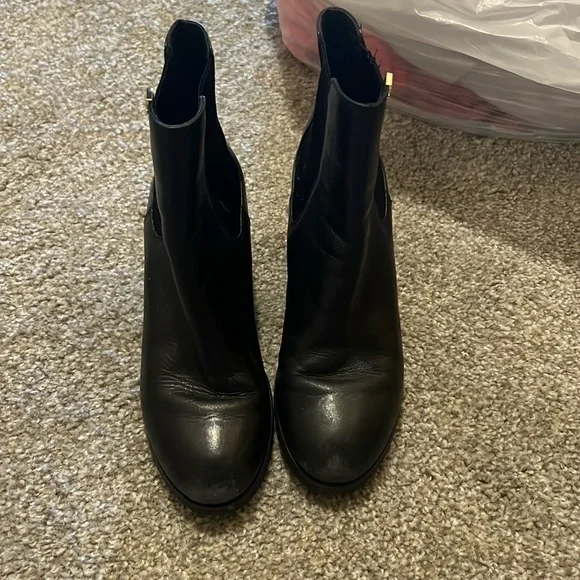 Tory Burch boots - Picture 1 of 5
